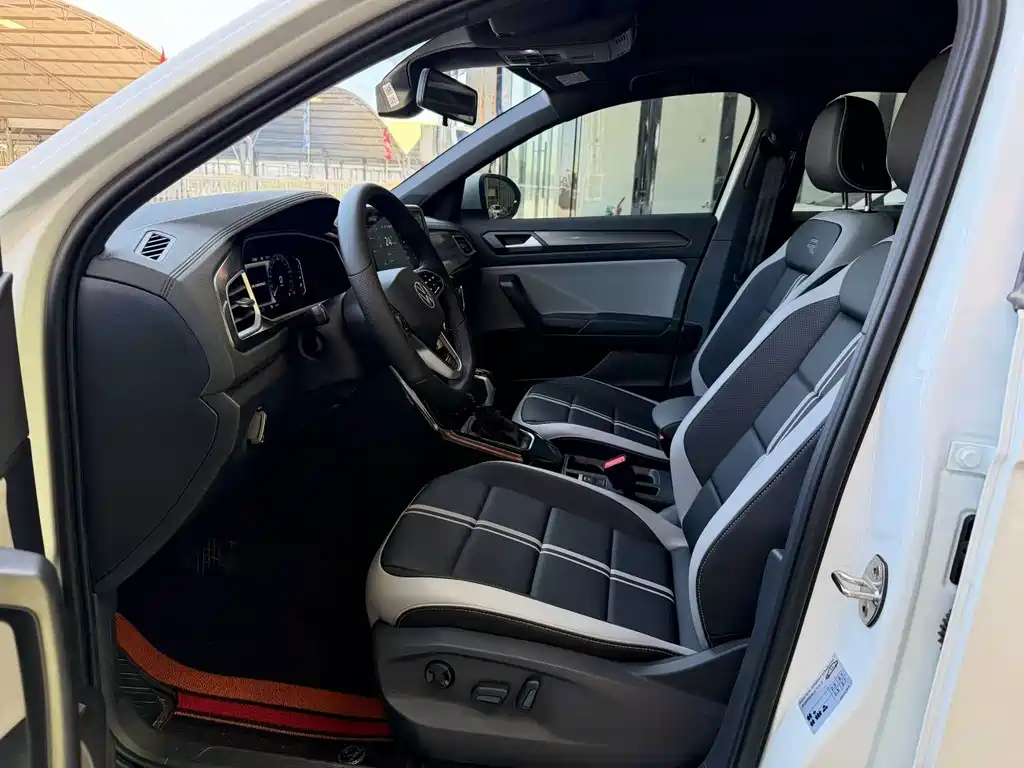 Volkswagen T-Roc 300TSI DSG 2WD Star Light Edition, фото 7