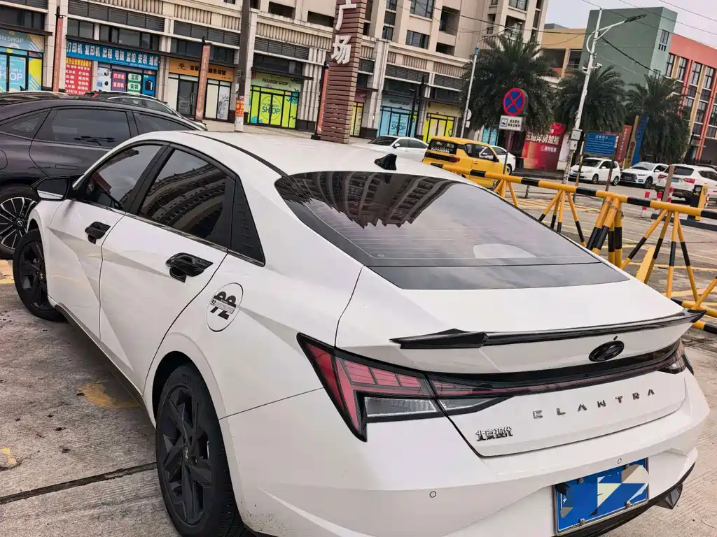 Hyundai Elantra — миниатюра 2