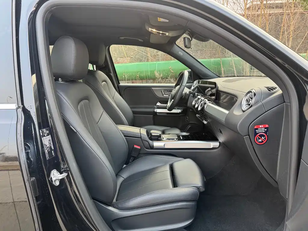 Mercedes-Benz EQB - фото 12