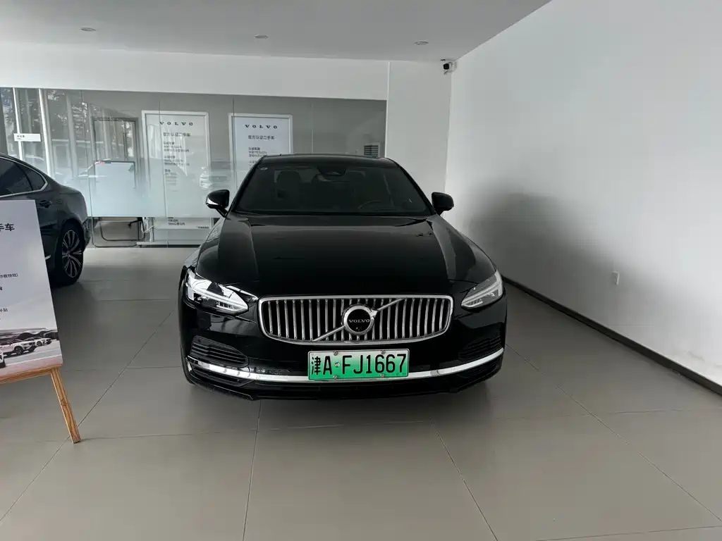 VOLVO S90 PLUG IN HYBRID