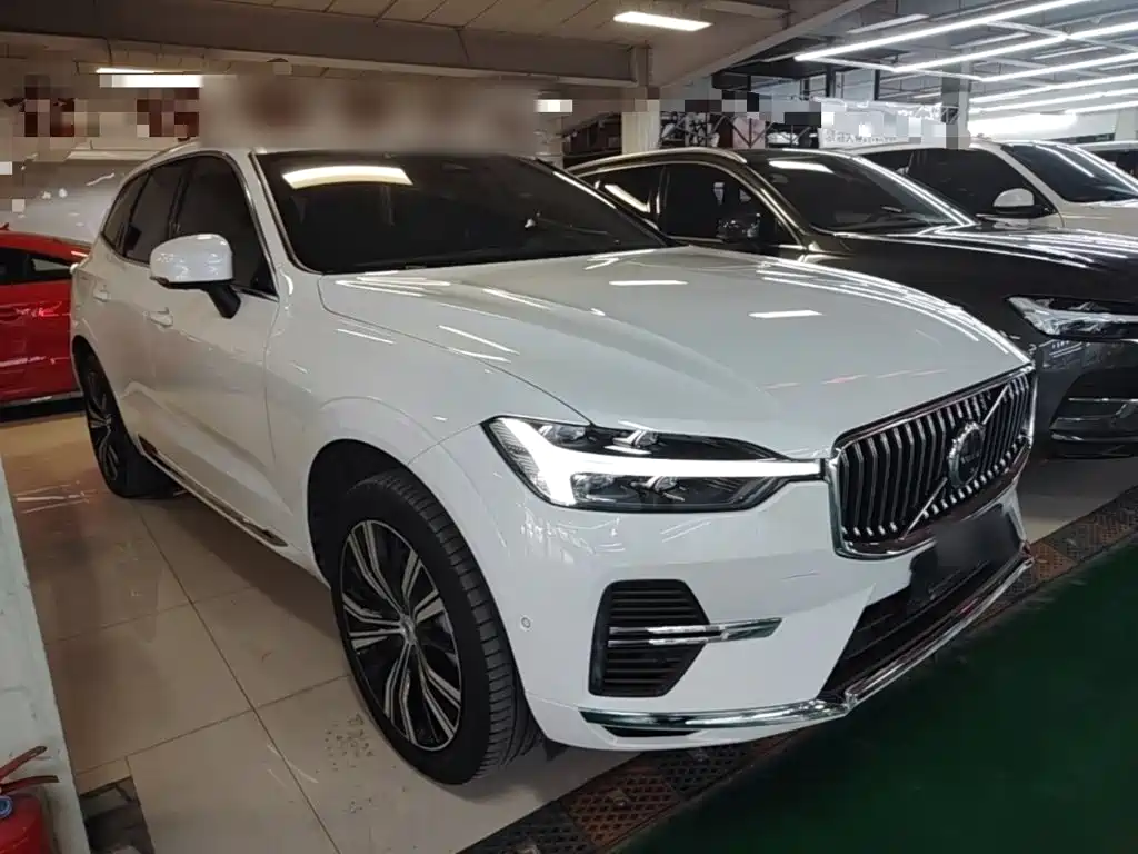 Volvo XC60 PHEV — миниатюра 4