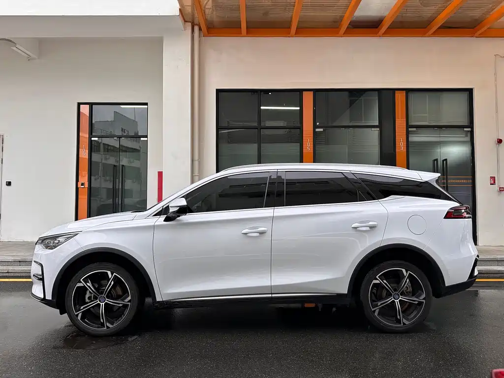 BYD Tang New Energy — миниатюра 6