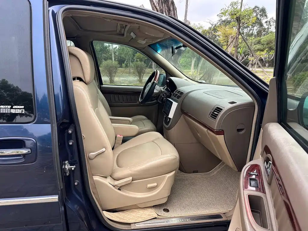 Buick GL8 2006 3.0L XT