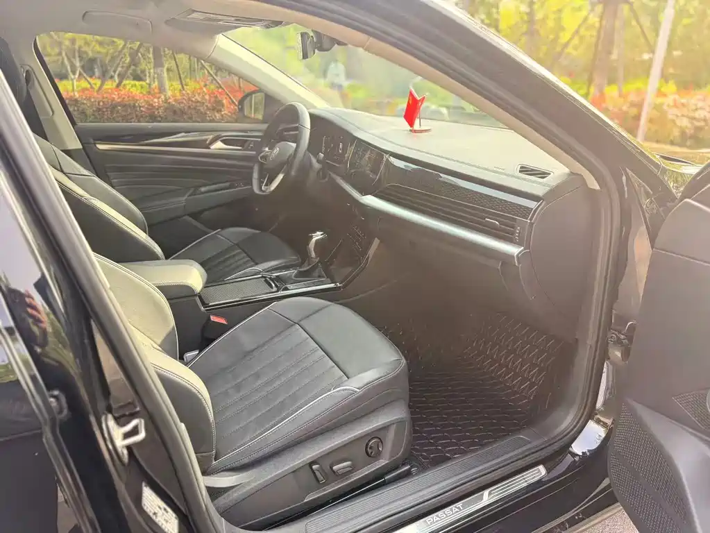 Volkswagen Passat 2023 330TSI Elite