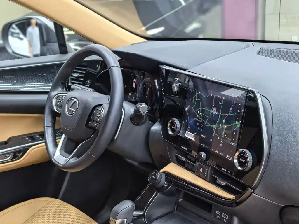 Lexus NX — миниатюра 22