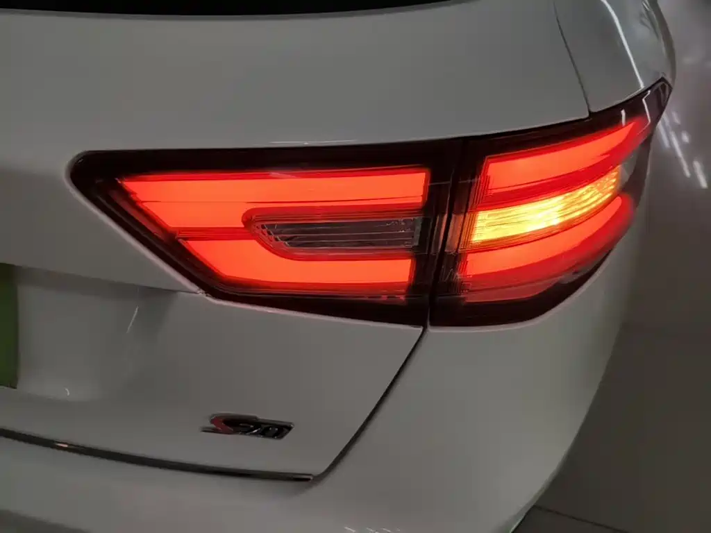 Traum S70 1.5T automatic luxury 7-seater, фото 8