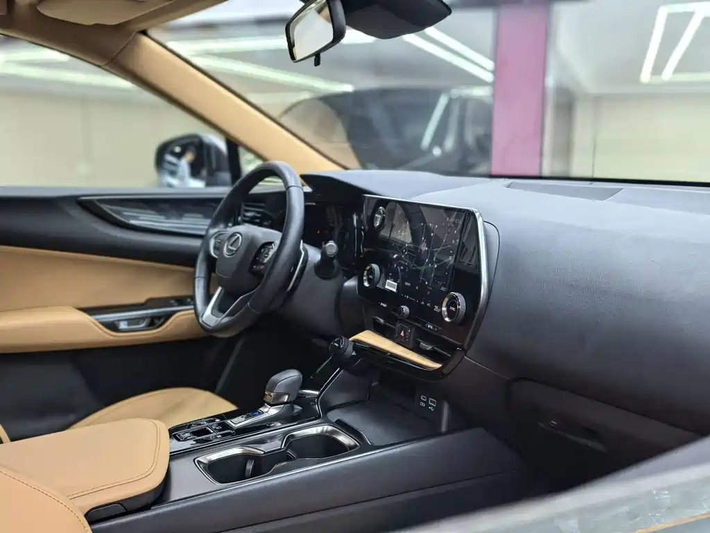 Lexus NX — миниатюра 28