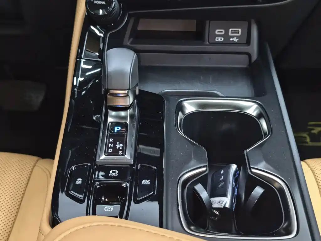 Lexus NX — миниатюра 26