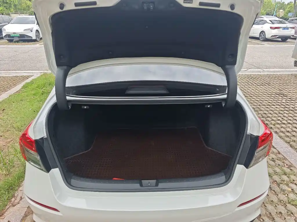 Honda Civic — миниатюра 12