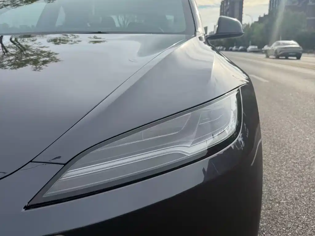 Tesla Model 3 — миниатюра 35