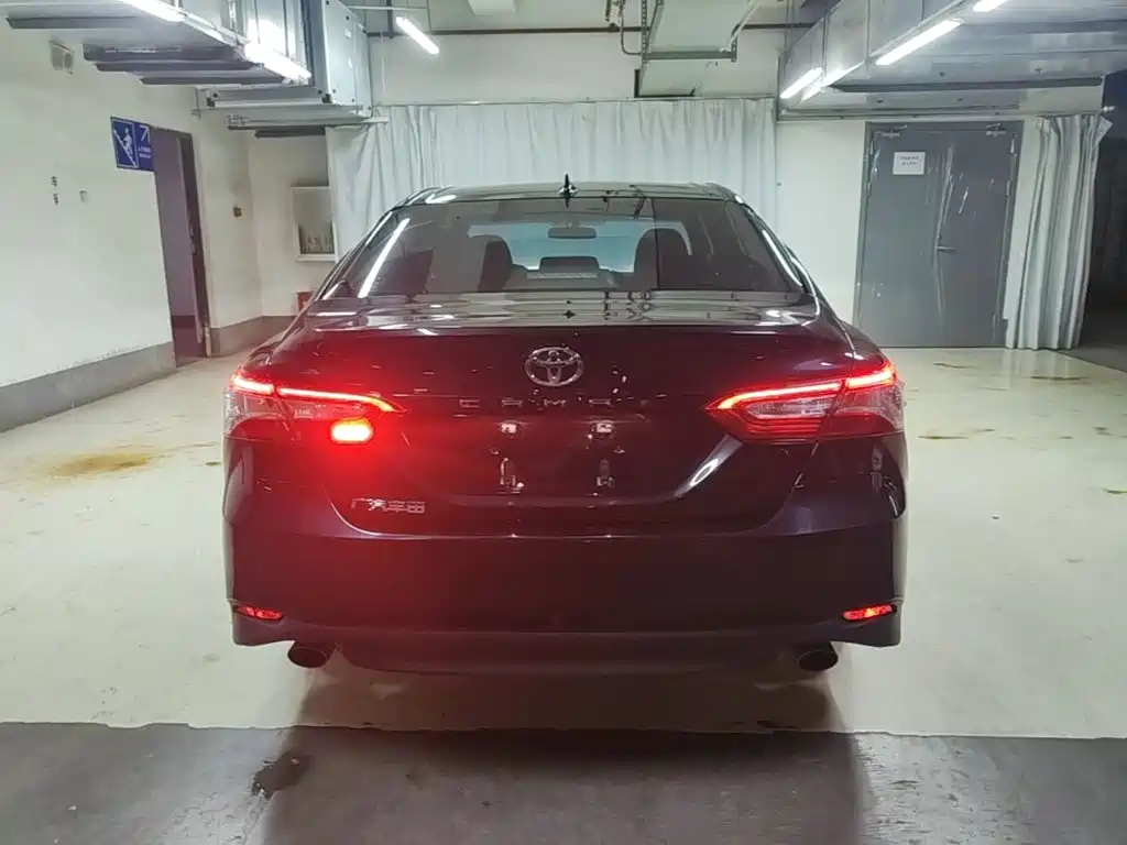 Toyota Camry — миниатюра 6