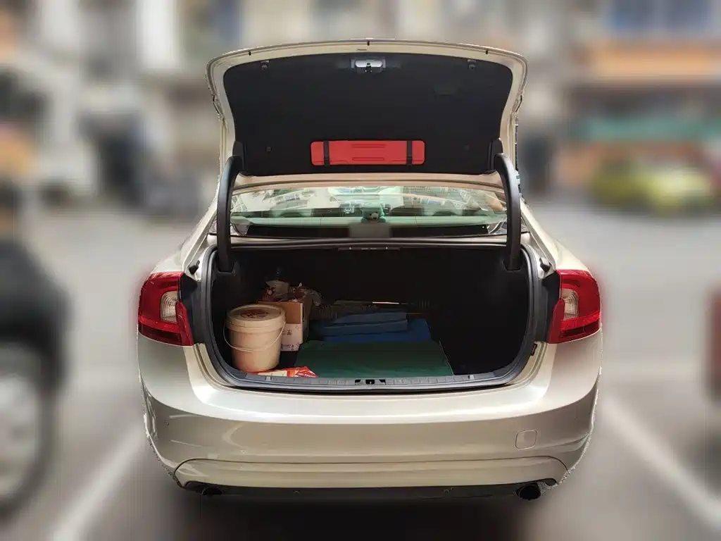 Volvo S60 — миниатюра 10
