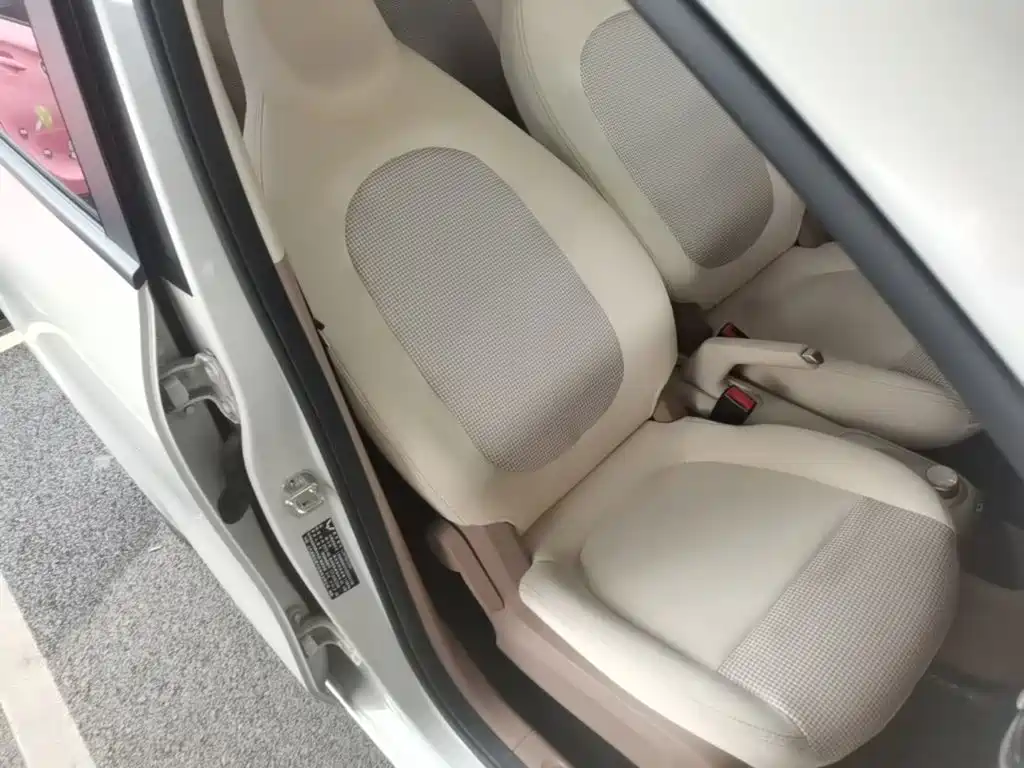 Wuling MINIEV — миниатюра 25