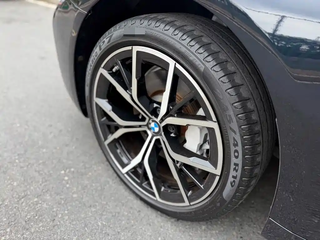 BMW 5 Series — миниатюра 14