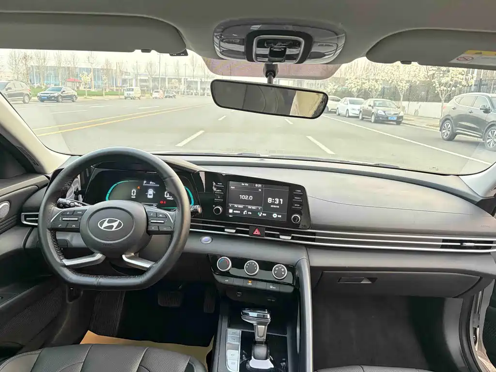 Hyundai Elantra — миниатюра 4