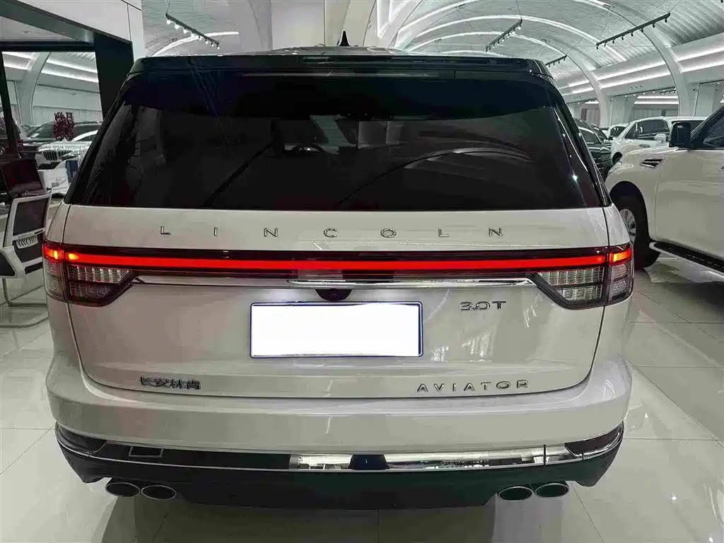 Lincoln Aviator — миниатюра 18
