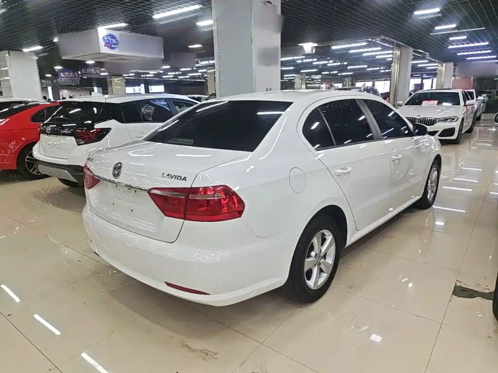 Volkswagen Lavida — миниатюра 7