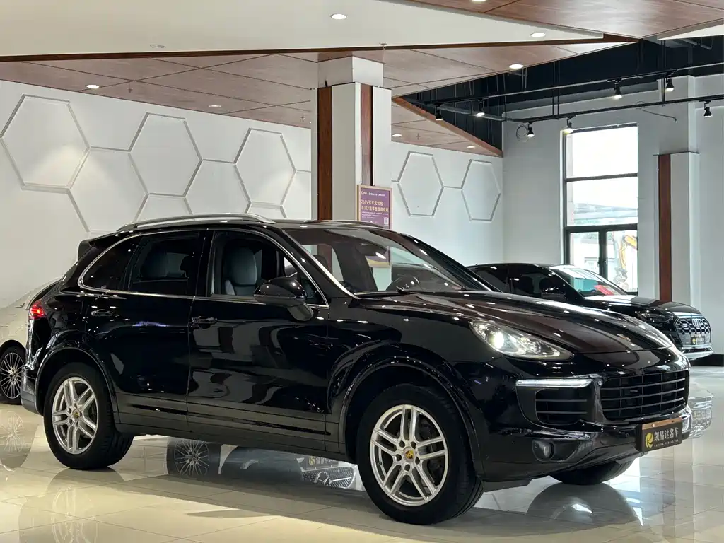 Porsche Cayenne — миниатюра 4