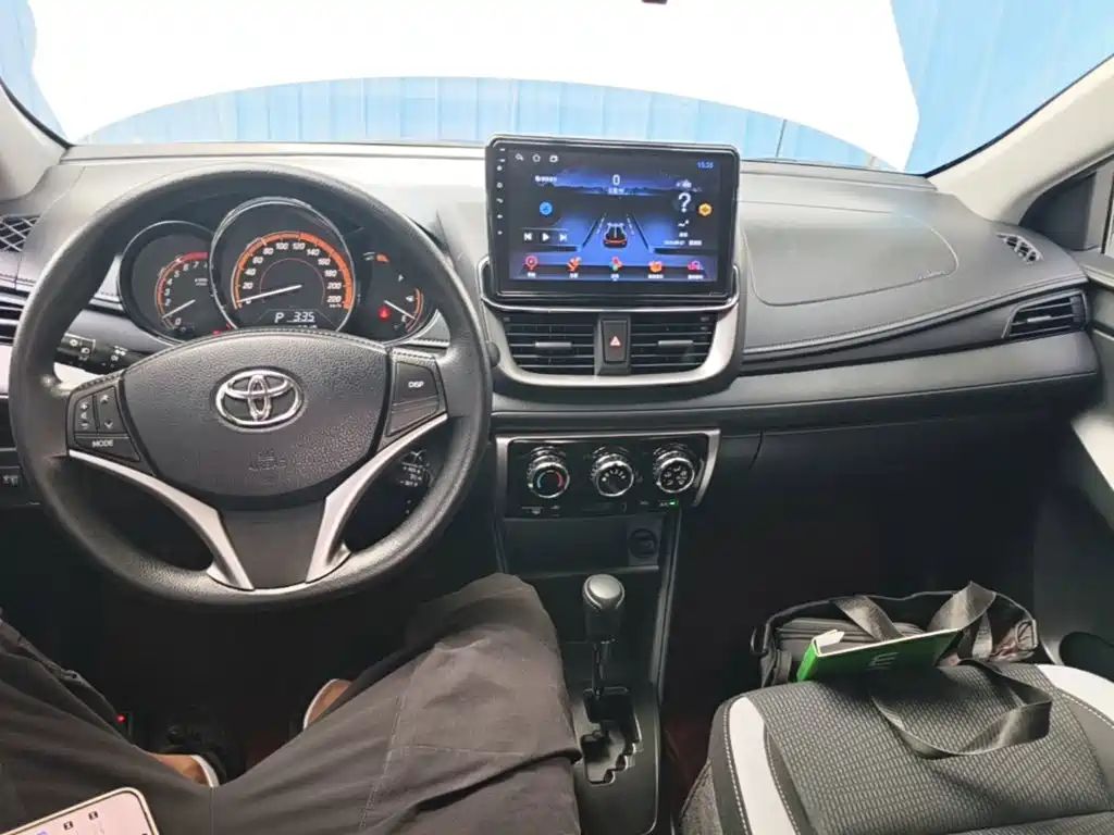 Toyota Yaris L — миниатюра 10