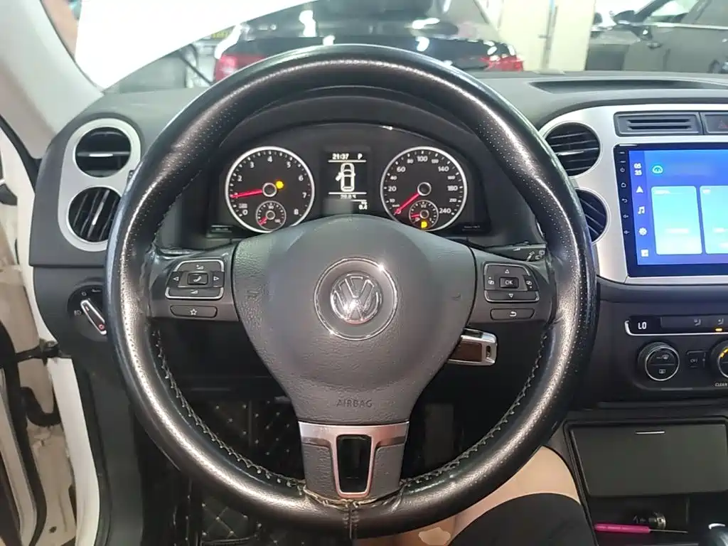 Volkswagen Tiguan — миниатюра 11