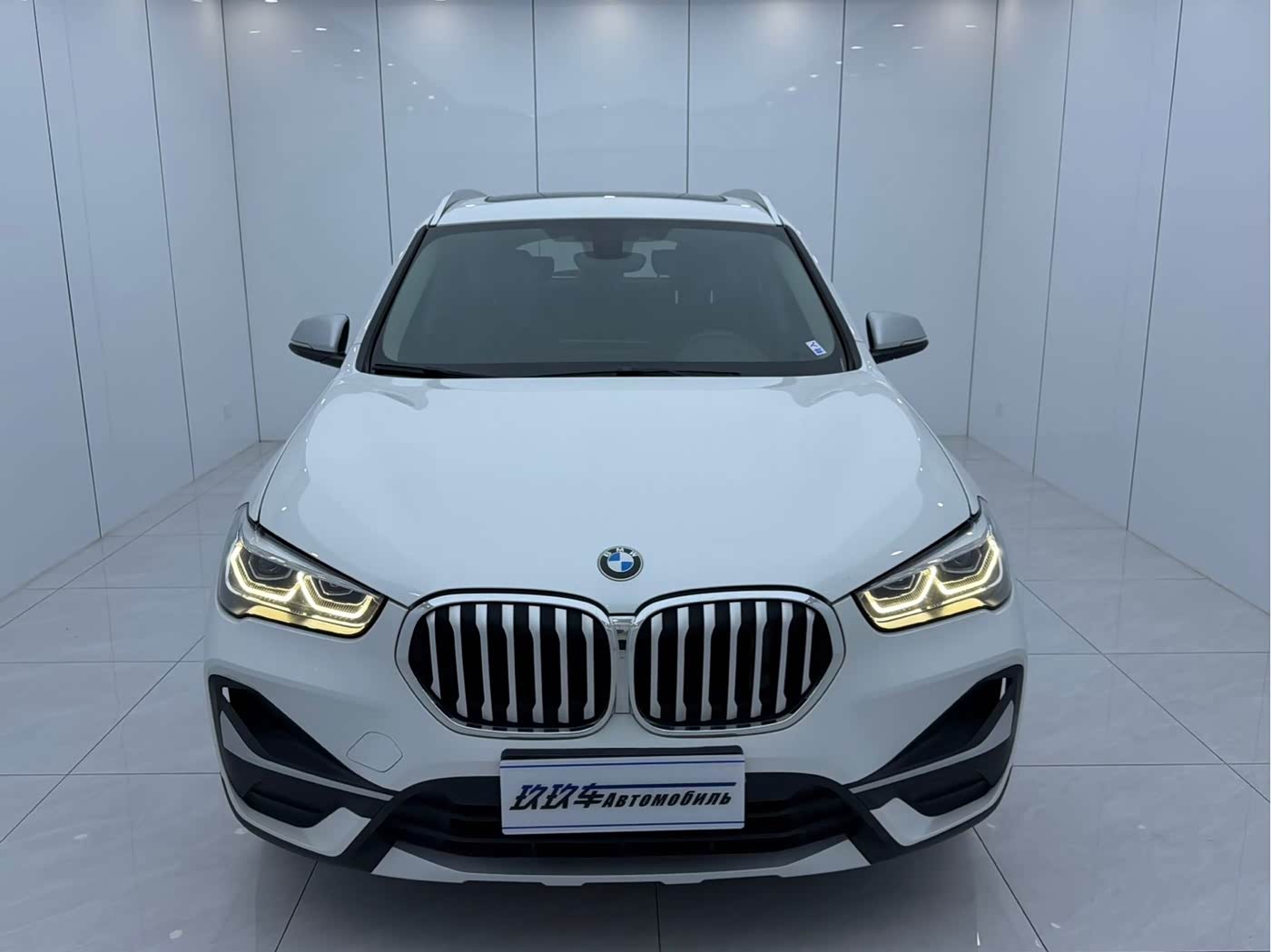 BMW X1 1.5 л 2023 г. Белый, пробег 43000 км
