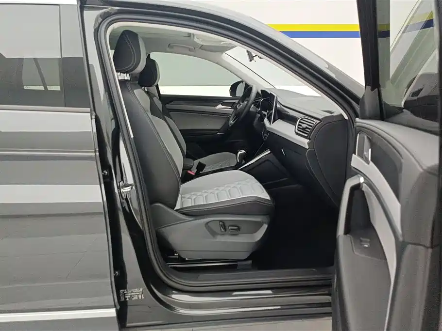 Volkswagen Tayron 2025 300TSI