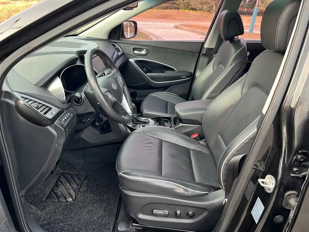 Hyundai Santa Fe — миниатюра 9