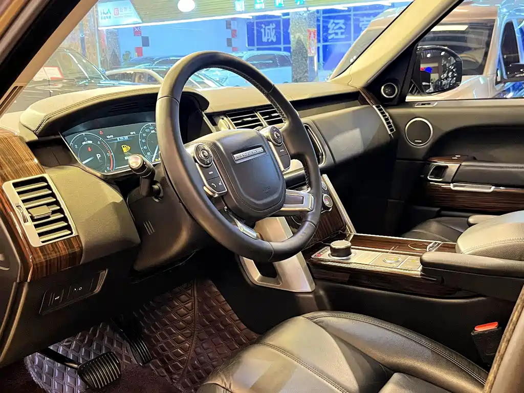 Land Rover Range Rover — миниатюра 12