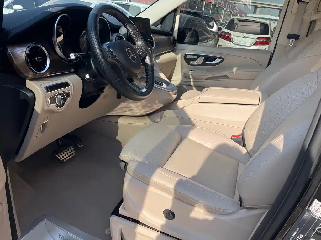 MERCEDES-BENZ V CLASS