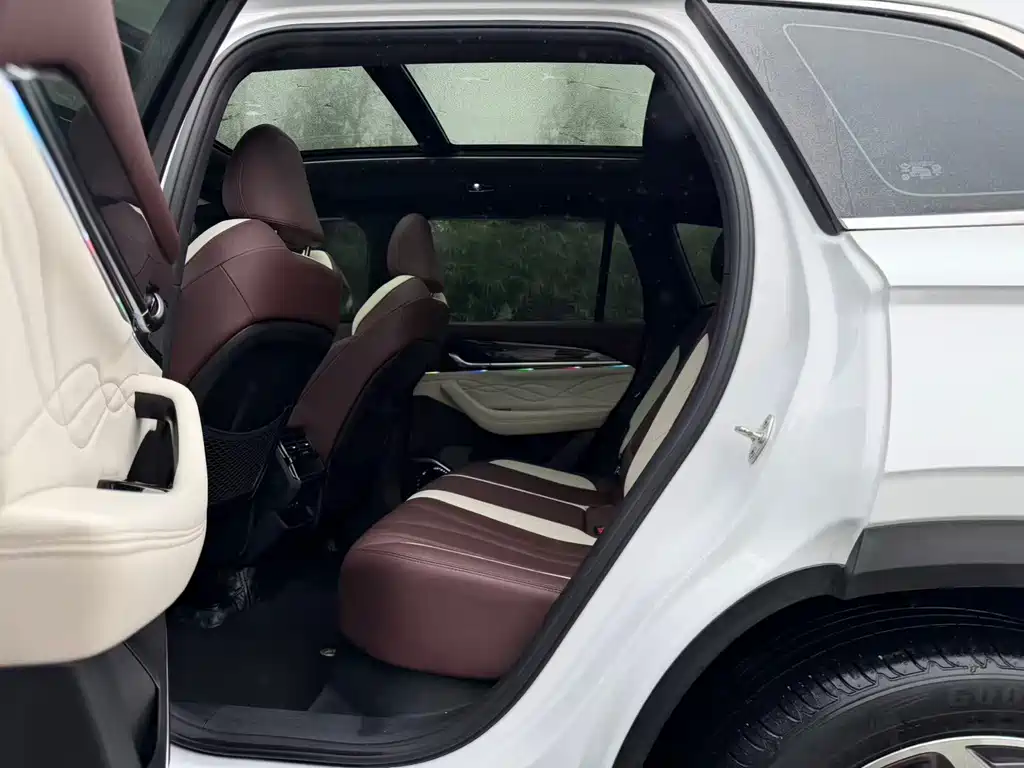 Geely Xingyue L — миниатюра 9