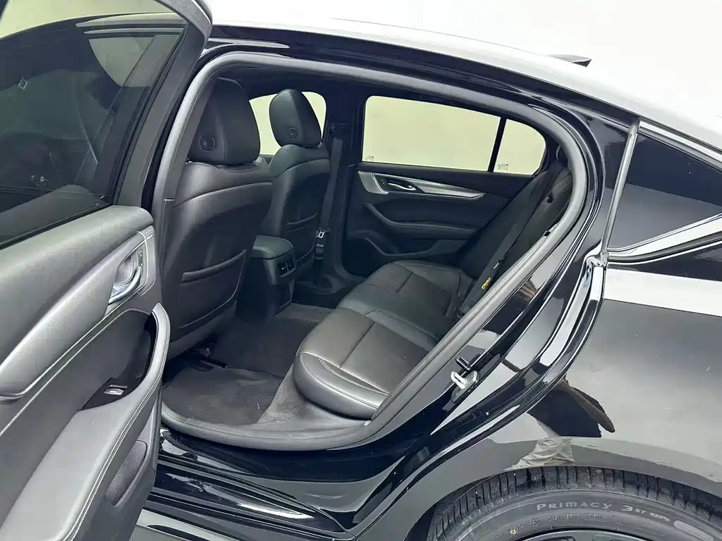 Cadillac CT5 — миниатюра 6