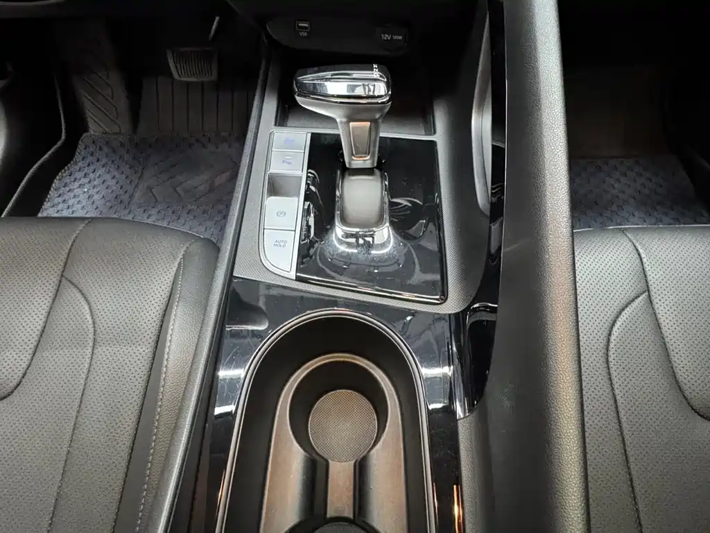 Hyundai Elantra — миниатюра 16