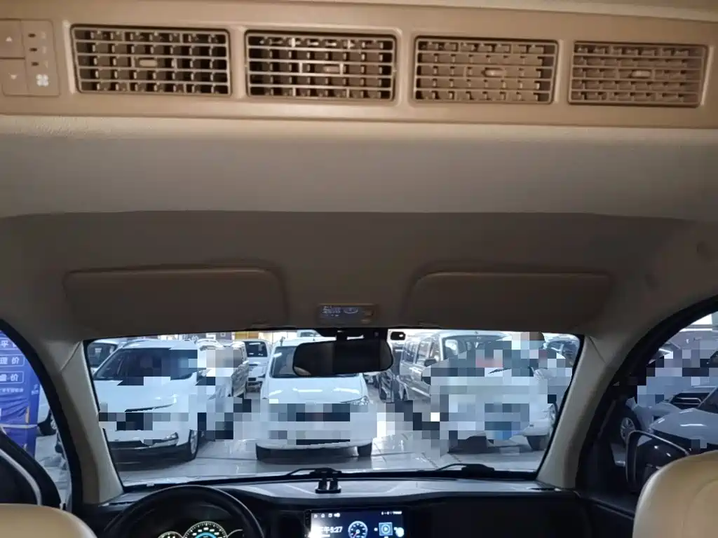 Wuling Hongguang V — миниатюра 18