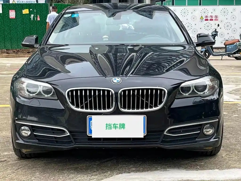 BMW 5 Series — миниатюра 2