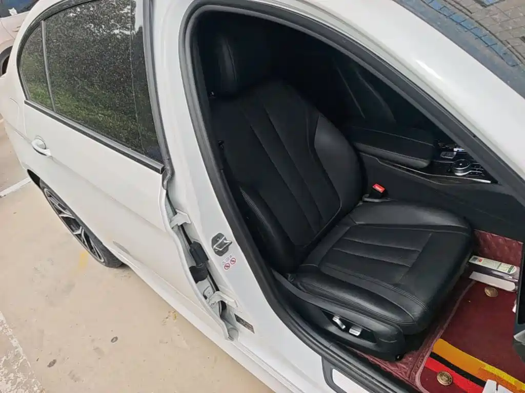 BMW 5 Series — миниатюра 25