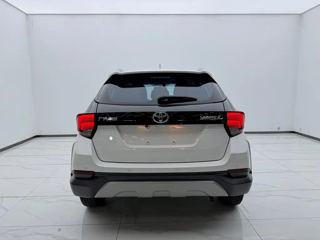 Toyota Yaris L — миниатюра 5