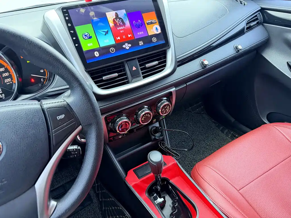 Toyota Yaris L — миниатюра 13