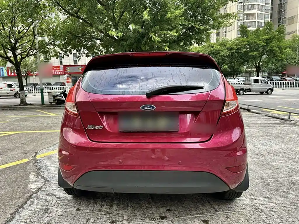 Ford Fiesta — миниатюра 6