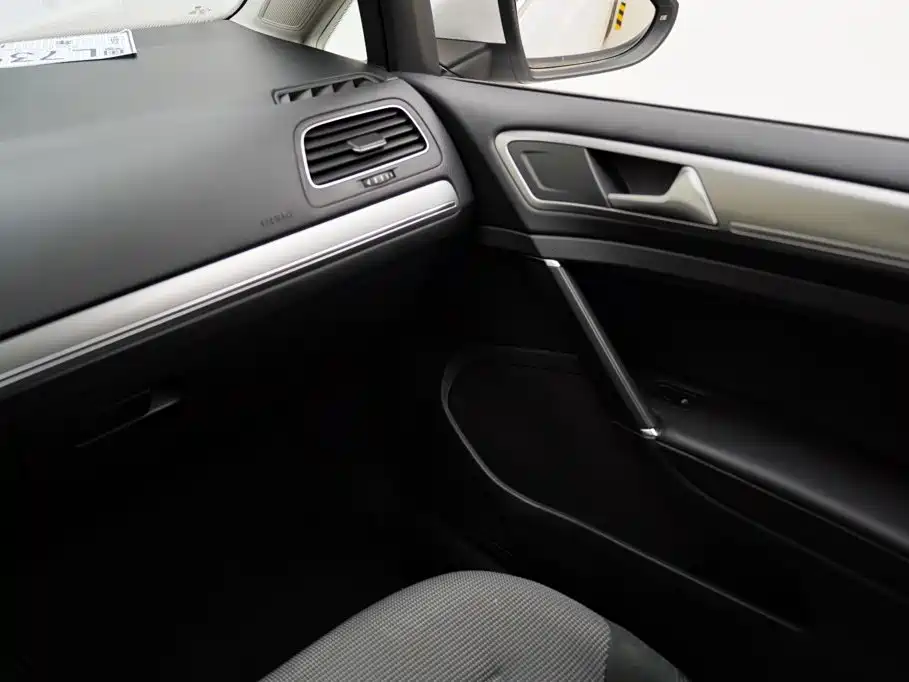 Volkswagen Golf — миниатюра 12