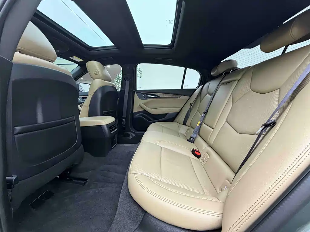 Cadillac CT5 — миниатюра 8