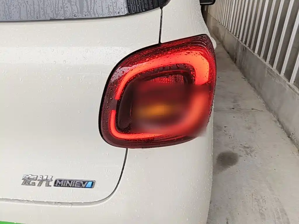 Wuling MINIEV — миниатюра 8