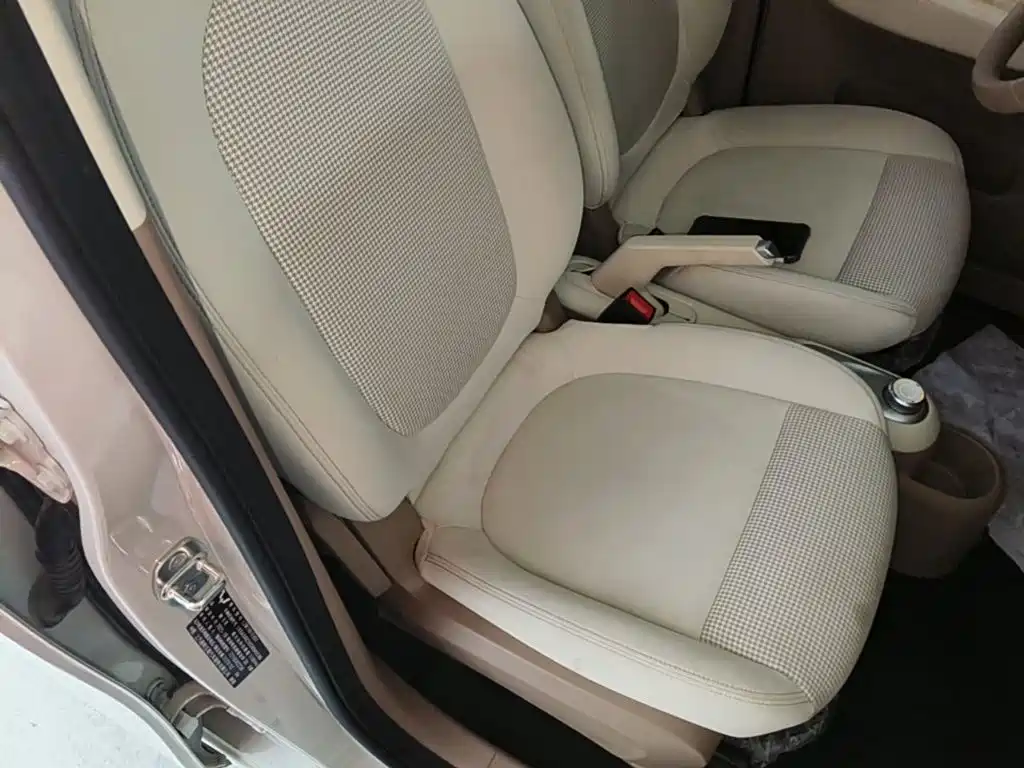 Wuling MINIEV — миниатюра 25