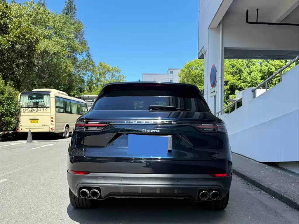 Porsche Cayenne — миниатюра 11