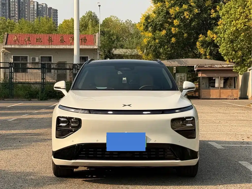 XPeng G9 — миниатюра 2
