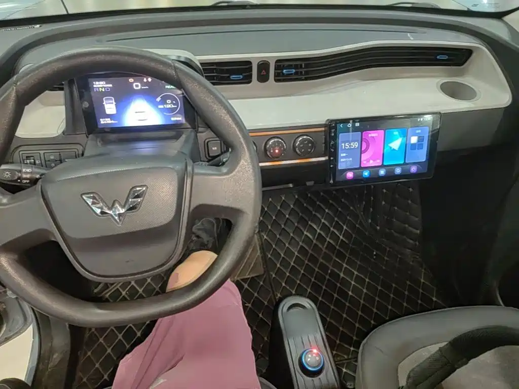 Wuling MINIEV — миниатюра 10