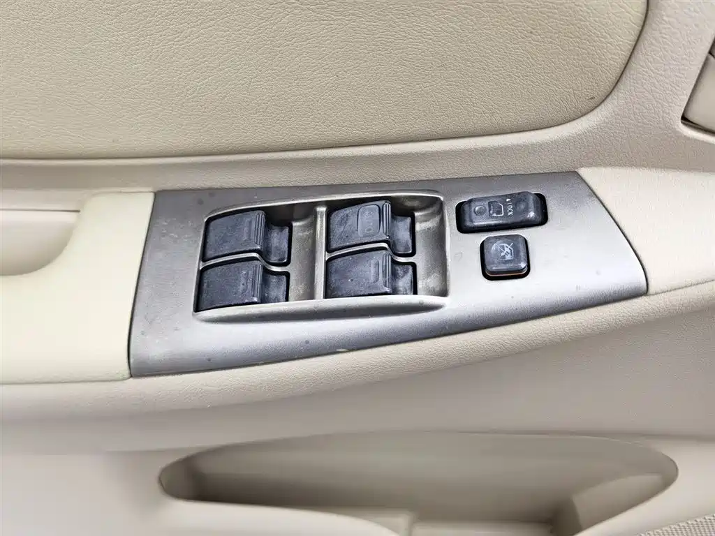 Toyota Corolla 2013 1.6L MT Luxury
