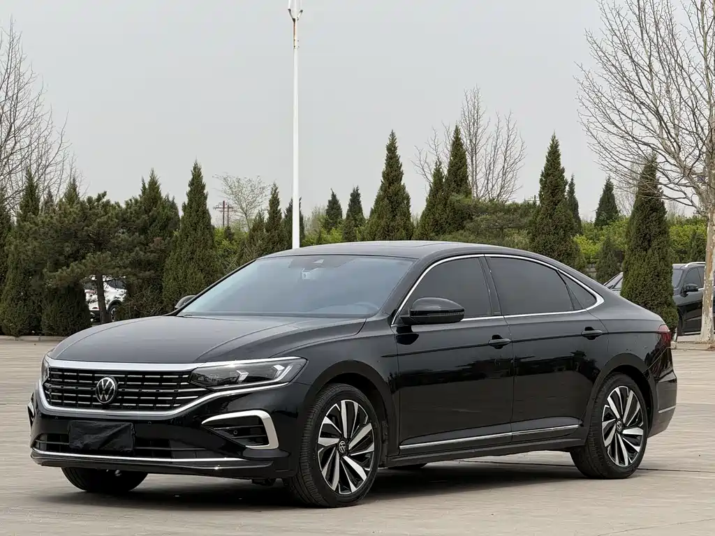 Volkswagen Passat 2023