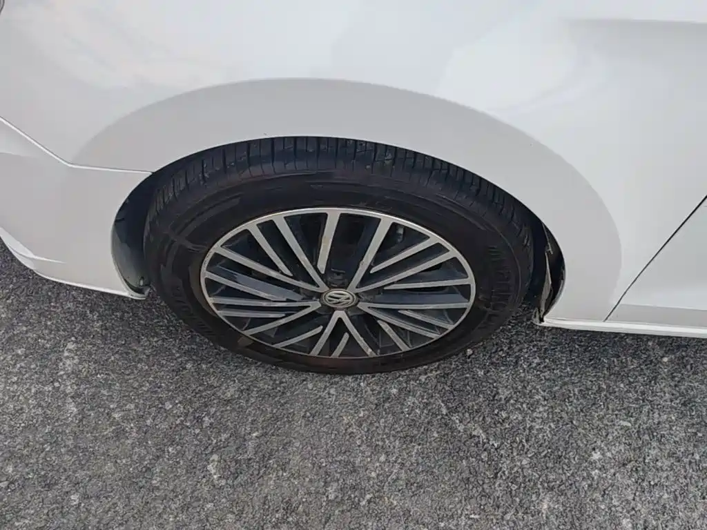 Volkswagen Jetta — миниатюра 23