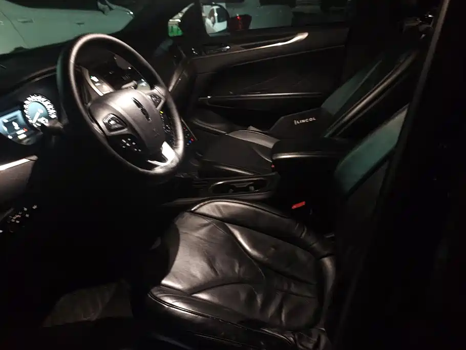 Lincoln MKC — миниатюра 9