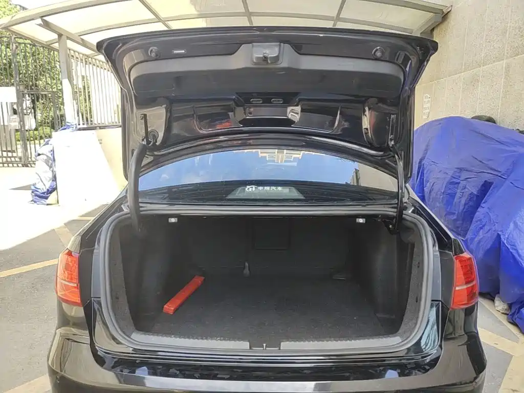 Volkswagen Sagitar — миниатюра 19